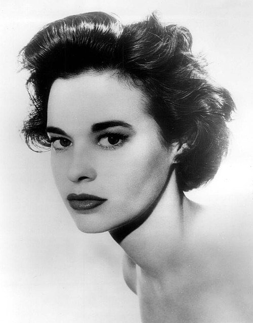 Gloria Vanderbilt Profile & Biography