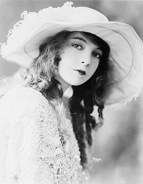 Lillian Gish Profile & Biography