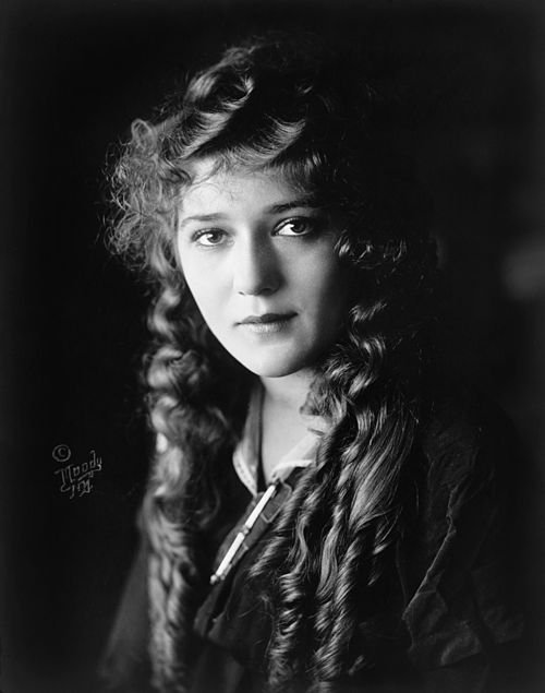 Mary Pickford Profile & Biography