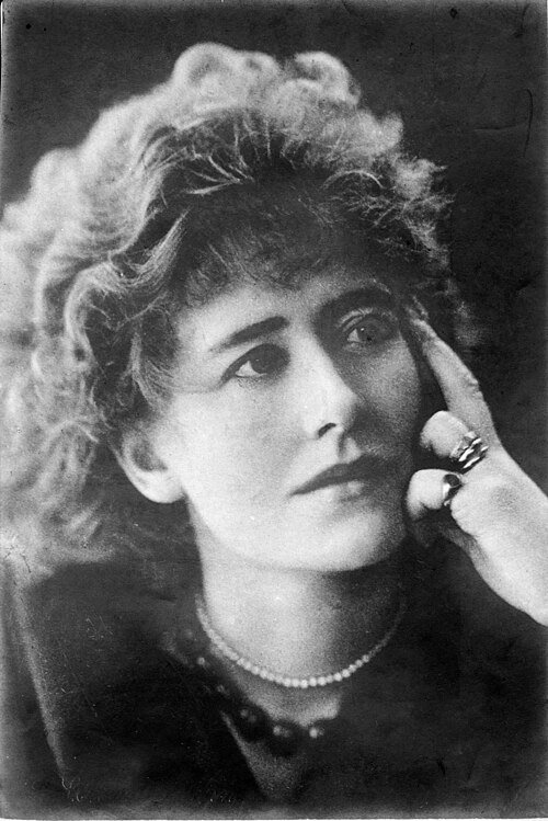 Ellen Terry Profile & Biography